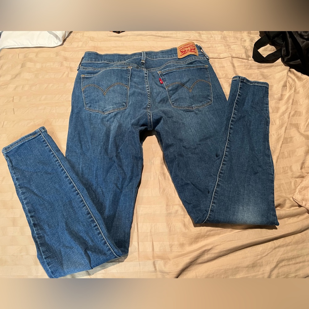 Levi’s - Picture 3 of 3